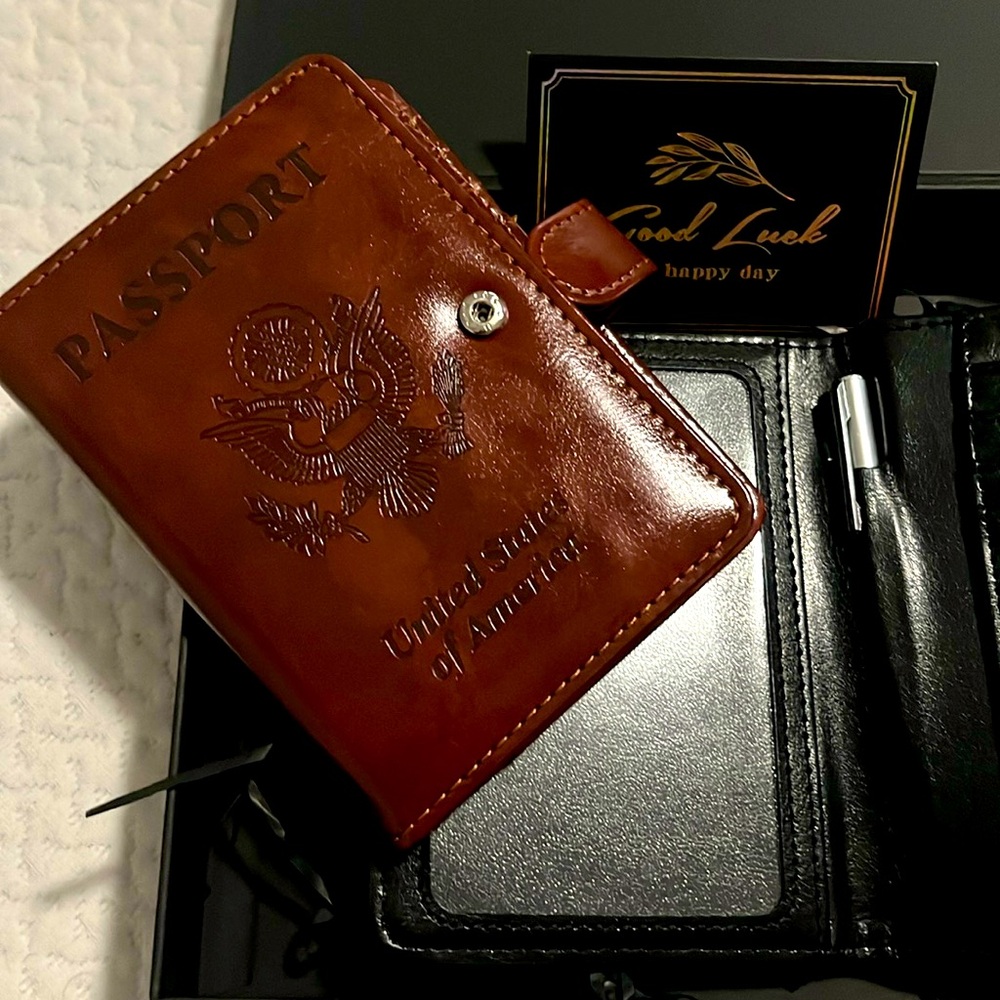 New set of passports holders - no leather